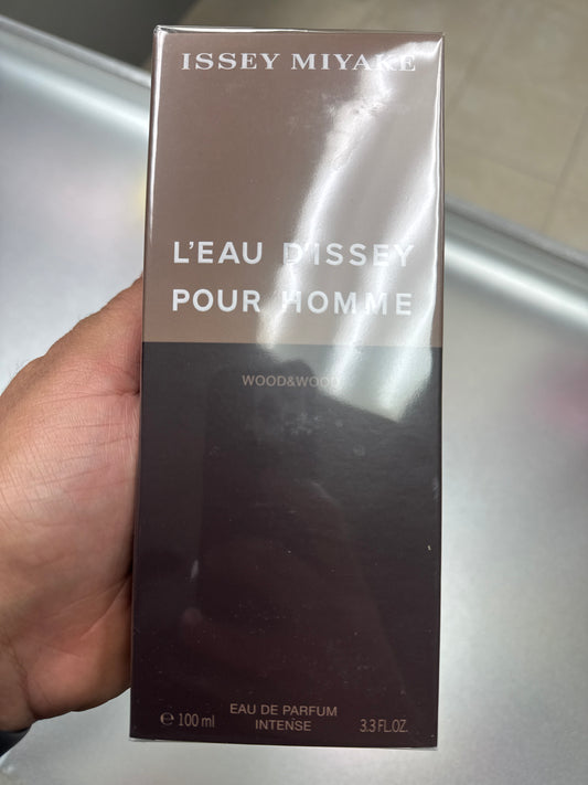 ISSEY MIYAKE WOOD&WOOD