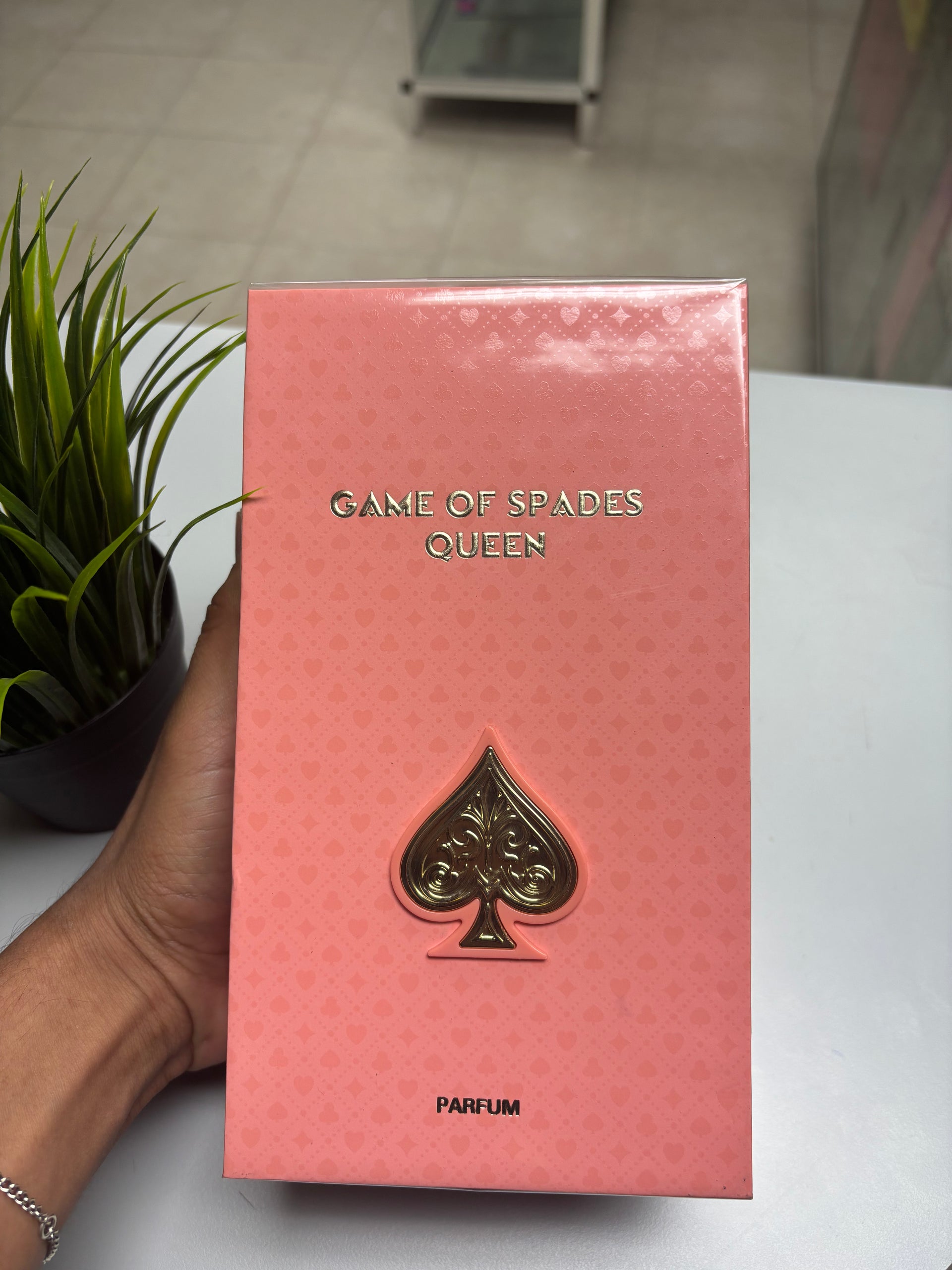 GAME OF SPADES QUEEN