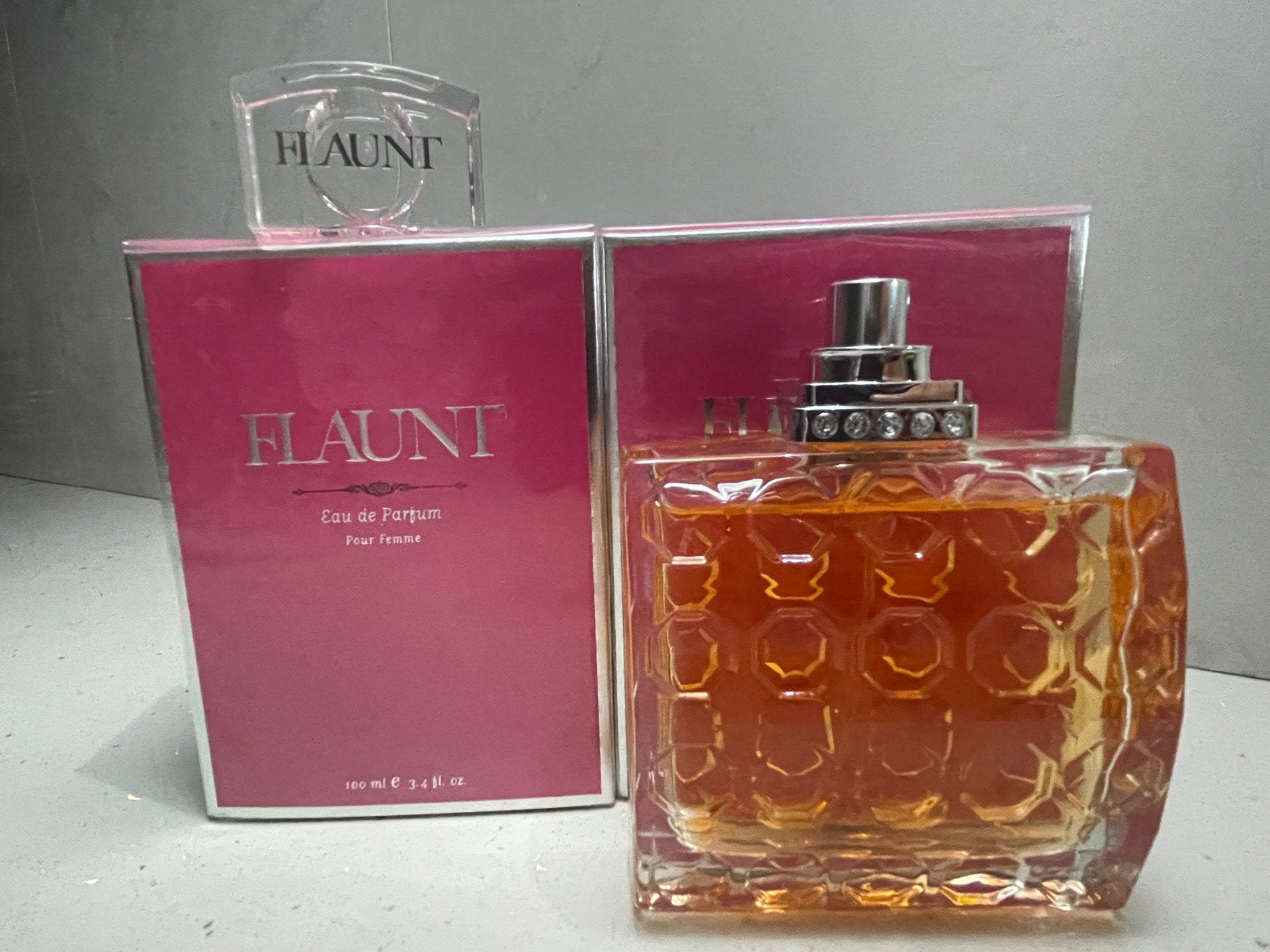 FLAUNT